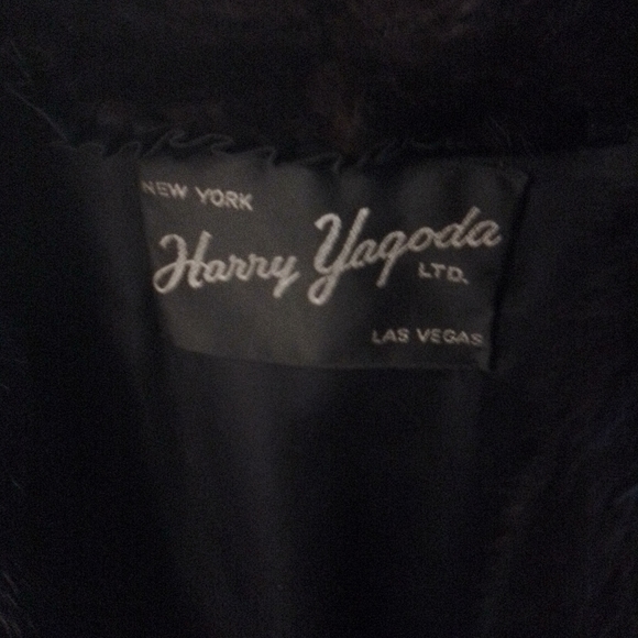 Beautiful Fur Coat - Picture 2 of 2